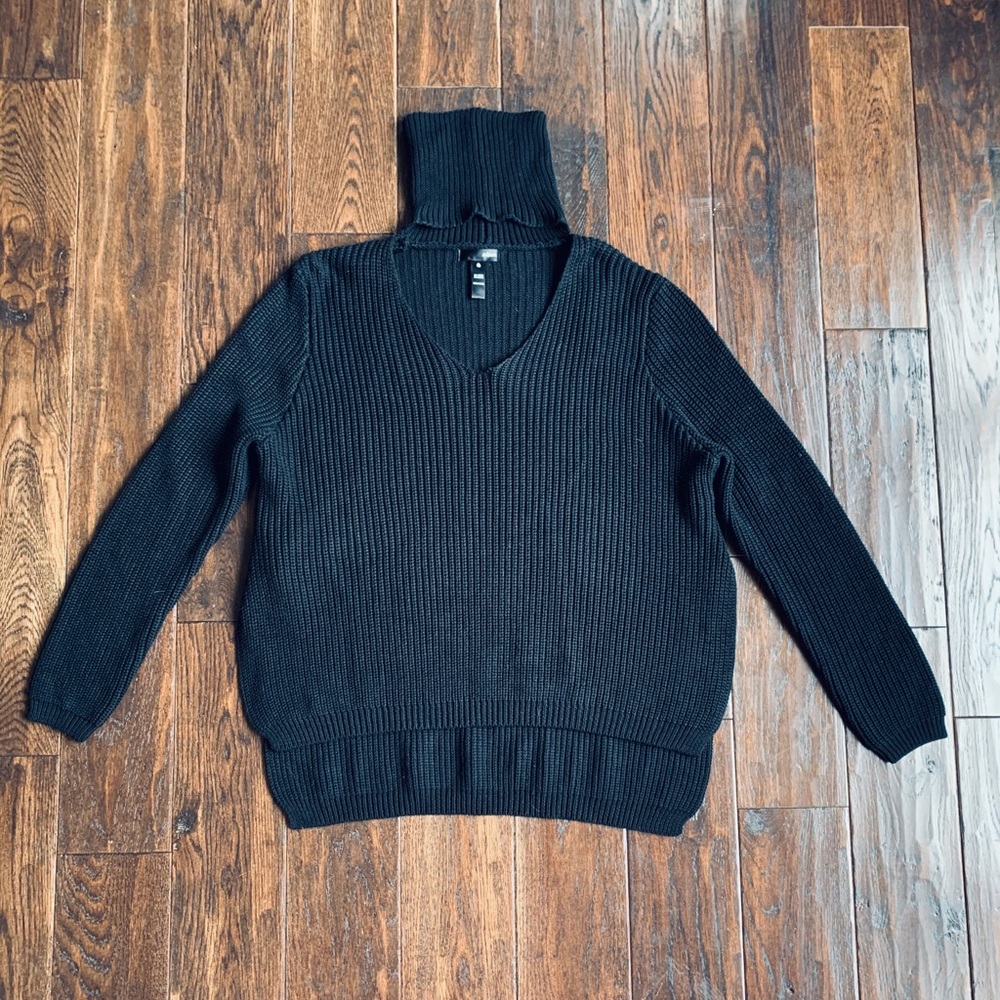 AQUA High-Low Cutout Turtleneck 🤩
